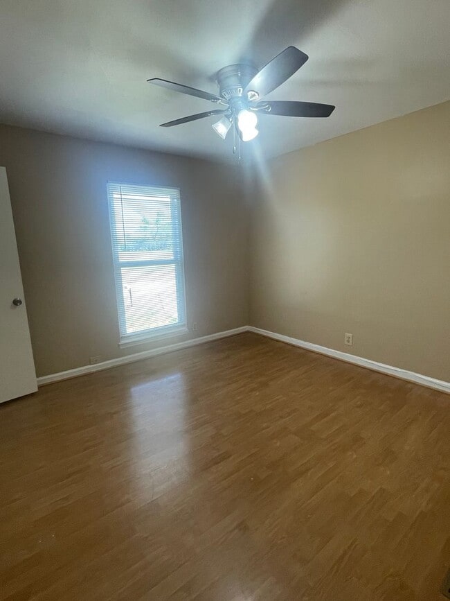 Photo - 438 Roger Williams Ave