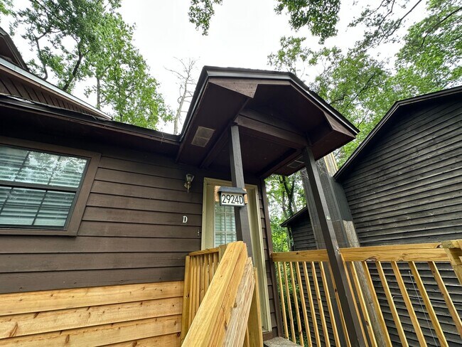 Photo - Upstairs unit off Apalachee Parkway! Apartamento Unidad D