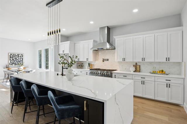 2415 Valley View Dr