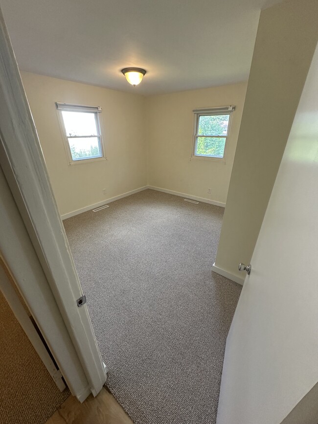 Photo - 321 W Ainsworth St