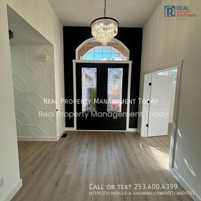 Photo - 105 Lane Blvd NW