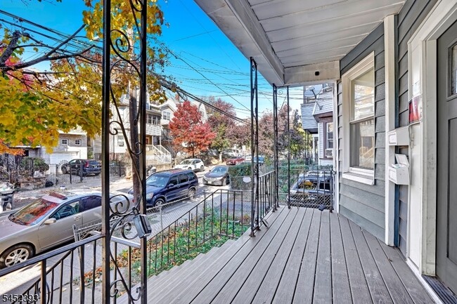142 Seymour Ave Unit 3
