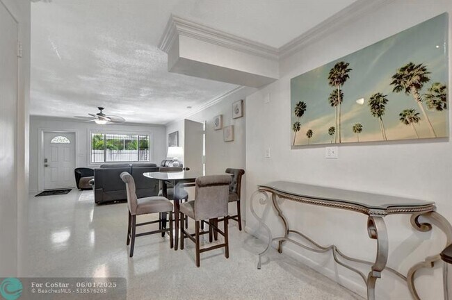 Photo - 1938 NE 7th St Unit 4