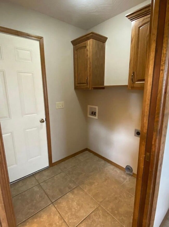 Photo - 3 Bed 2 Bath 2 Car Home in NIXA MO!!!