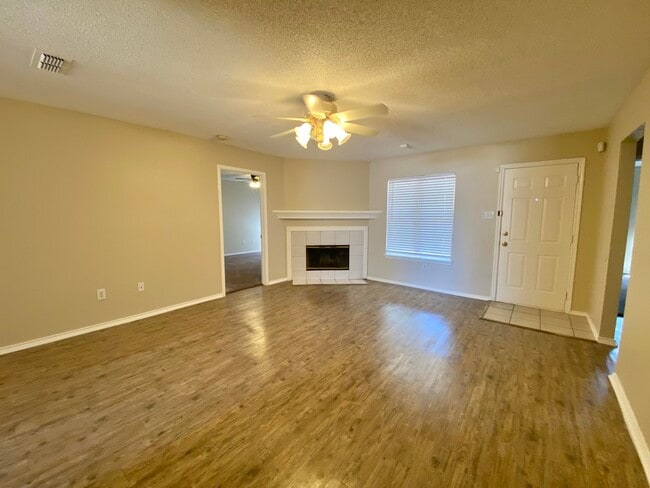 Photo - 8107 Temple Ave