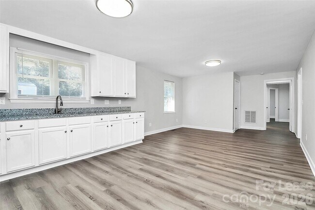 Photo - 2429 Marlowe Ave