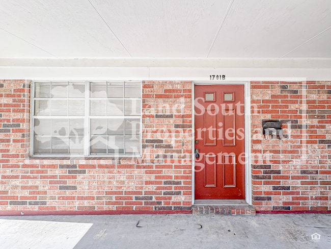 Photo - 1701 King Ave