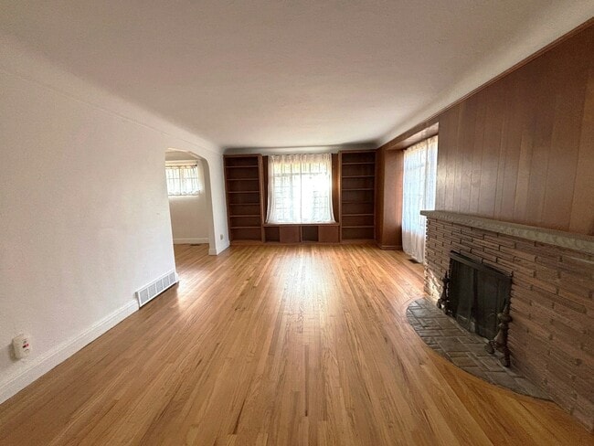 Photo - 21440 Lathrup St