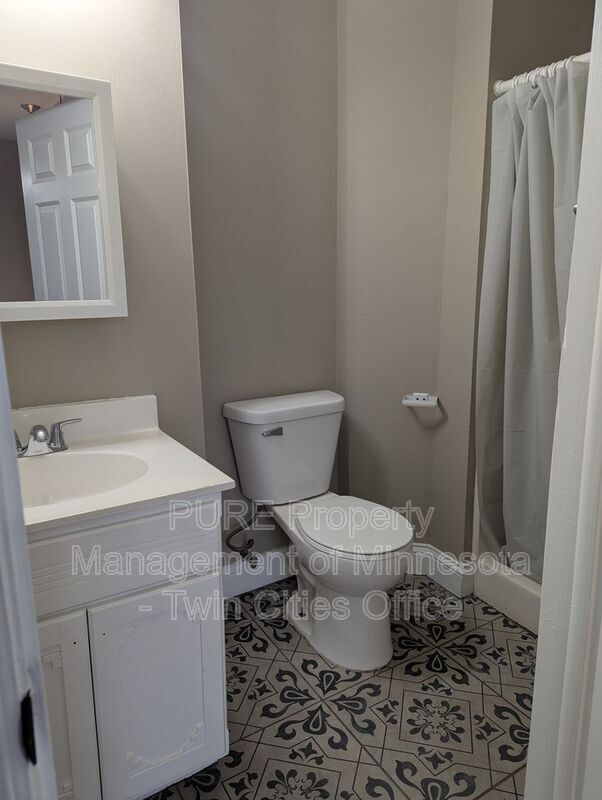 Photo - 605 Van Buren Ave Unit 4