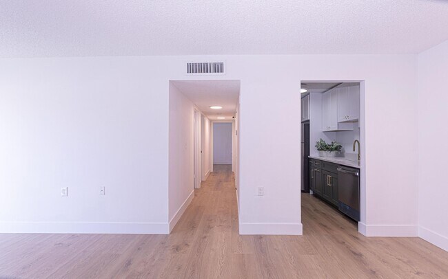 Photo - 1139 Lake Terry Dr Unidad A
