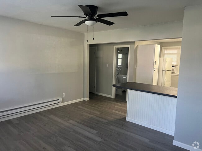 Building Photo - 1422 Willow Ave Rental