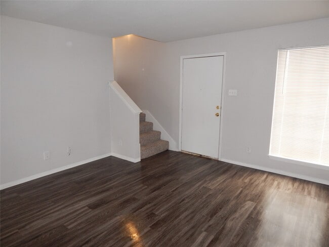 Building Photo - 204 Northpointe Ave Unit True
