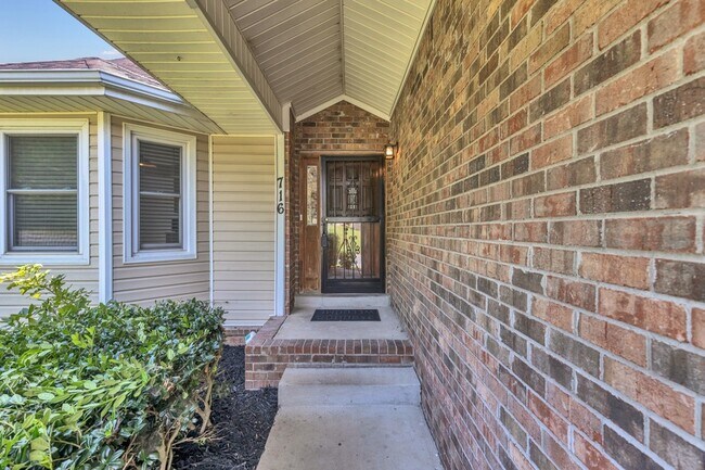 Photo - 716 Piccadilly Row Casa