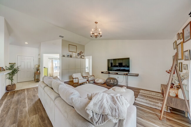 Photo - 620 Jaxson Blvd