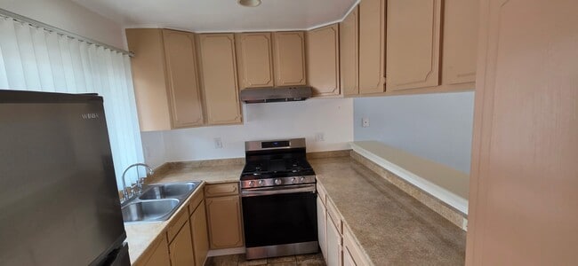 Photo - 125 Olive St Unidad 103