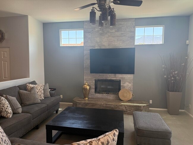 54610 Avenida Alvarado