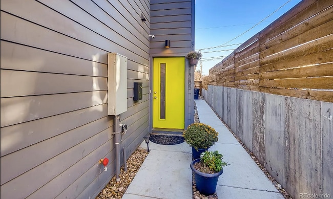 Front Door - 1285 Xavier St