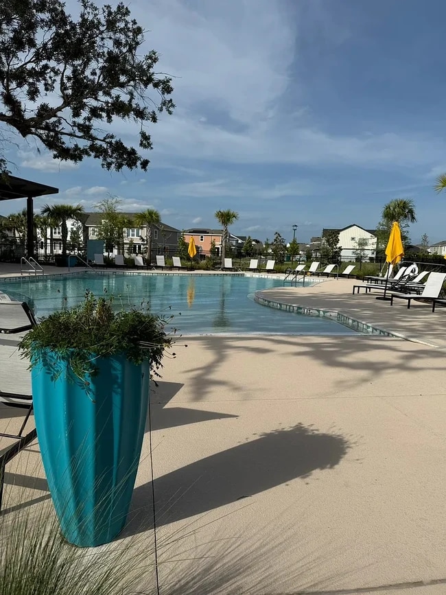 Community Swimming Pool - 2920 Voyager Ave