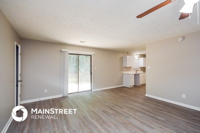 Photo - 4585 Old Lake Dr