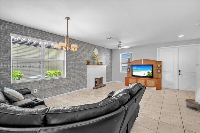 Photo - 2190 SE 2nd St