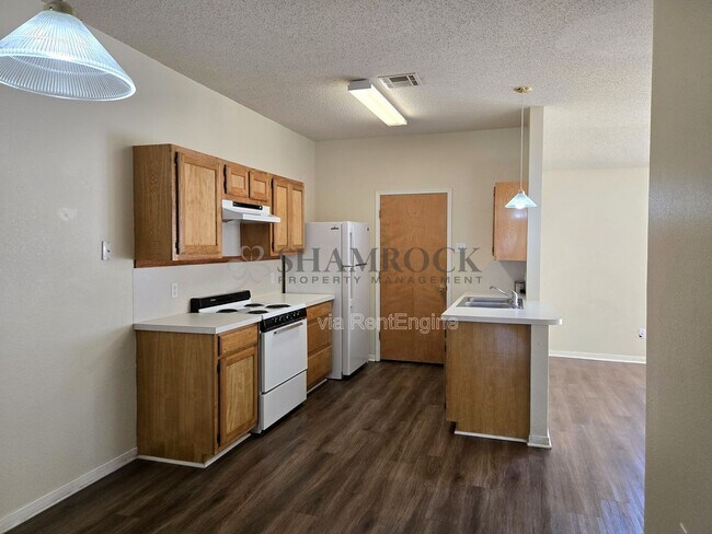 Photo - 1701 Breezy Dr Casa Adosada