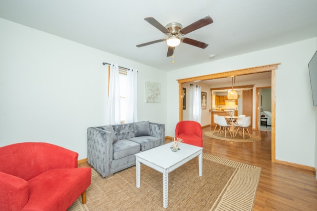 Photo - 1708 SE 1st St