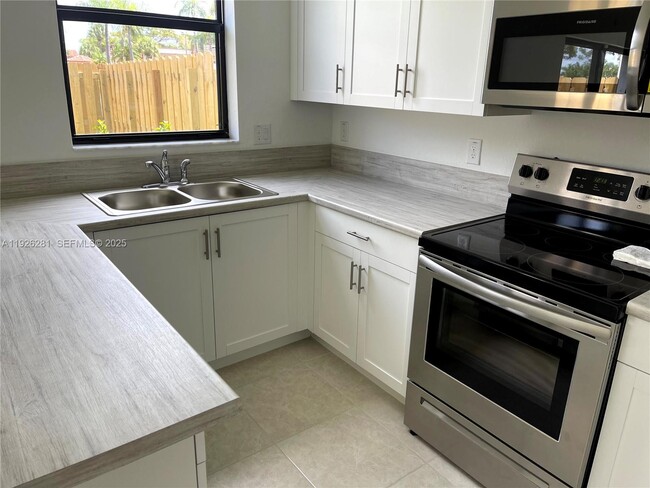 Photo - 20679 NE 7th Pl