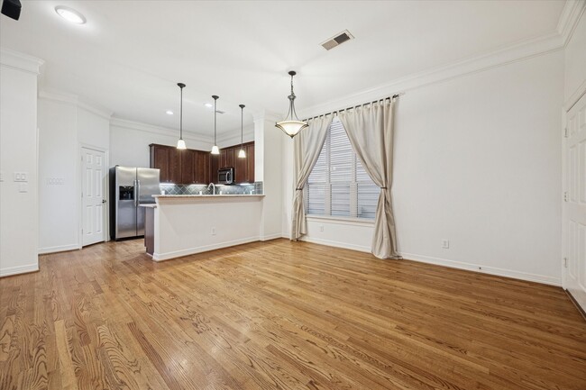 Photo - 3313 New Garden View Ln