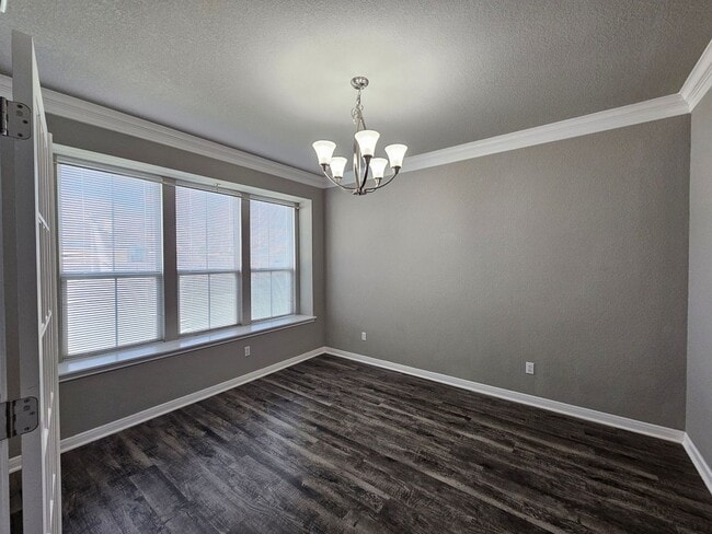 Photo - NEW IN MANAGEMENT - AVAILABLE NOW!