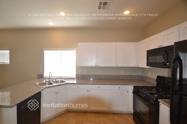 Photo - 625 Blue Yucca St