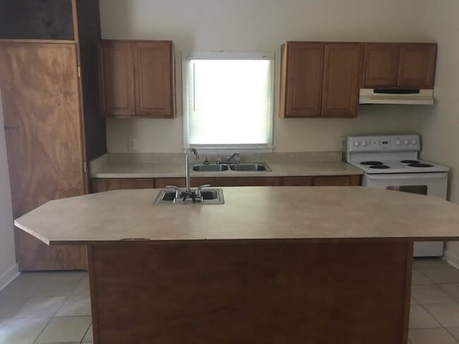 Photo - 619 E Solomon St