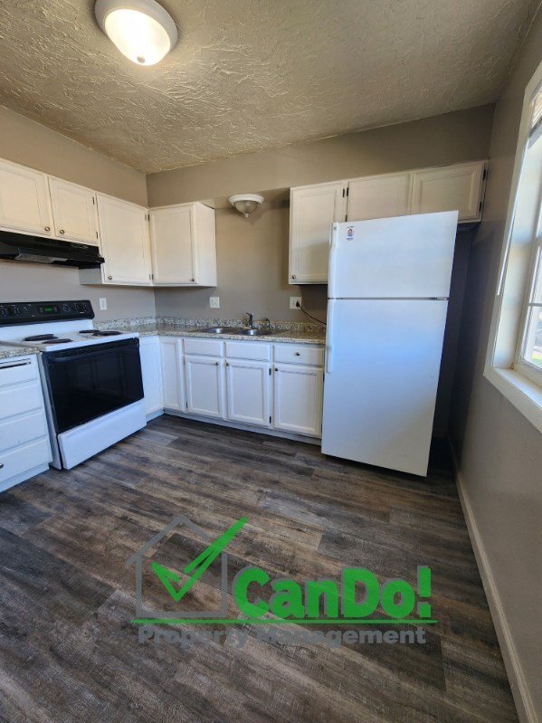 Photo - Now June 1st! Remodeled 2 bedroom, 1 bathr... Apartment Unit 2