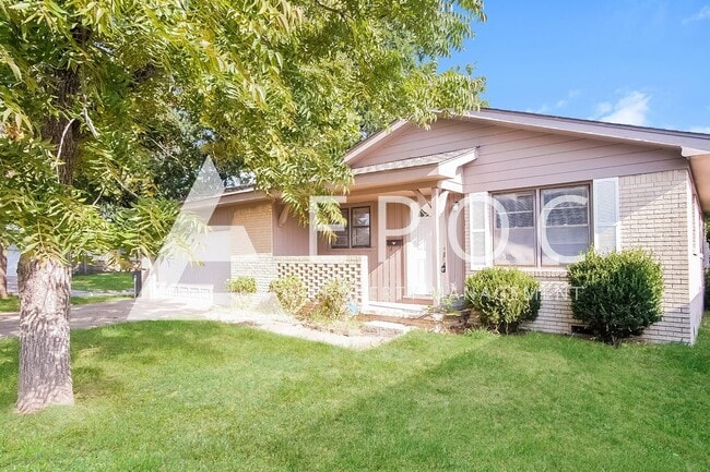 Photo - 9719 E 4th St