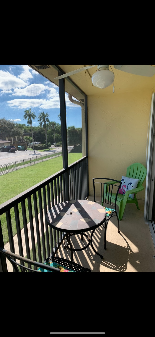 Photo - 7101 Ridgewood Ave Unit 203