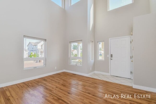 Photo - 1094 Clogger Ln