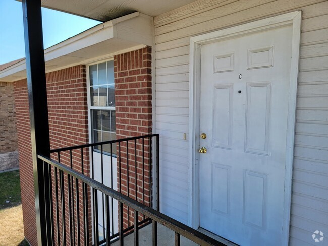 Building Photo - 5808 Greengate Dr Rental