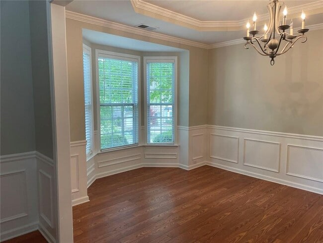 Photo - 807 Slope Creek Way