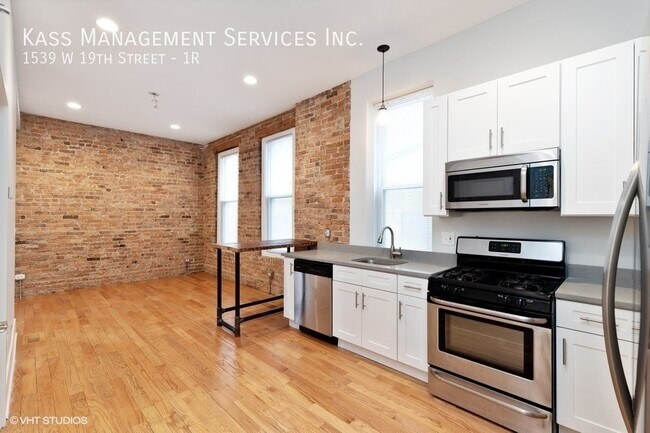 Photo - 1539 W 19th St Unit 1R