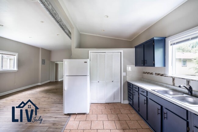 Photo - 1050 Janet Dr