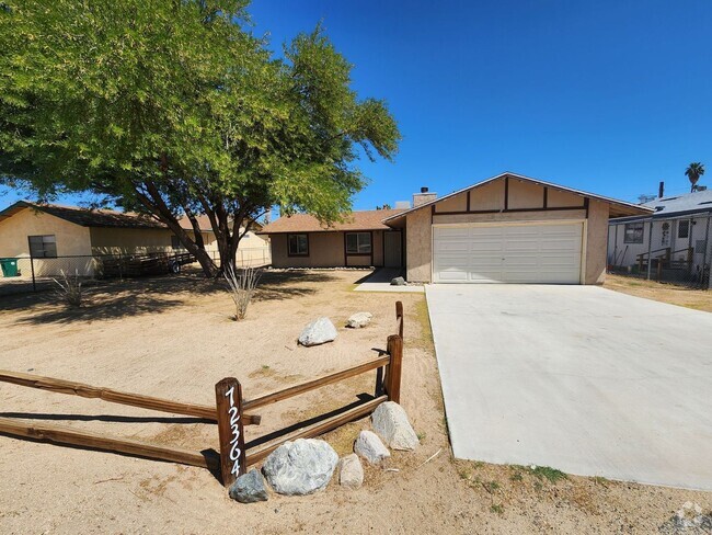 Building Photo - 3 Bedroom 1 Bath Home