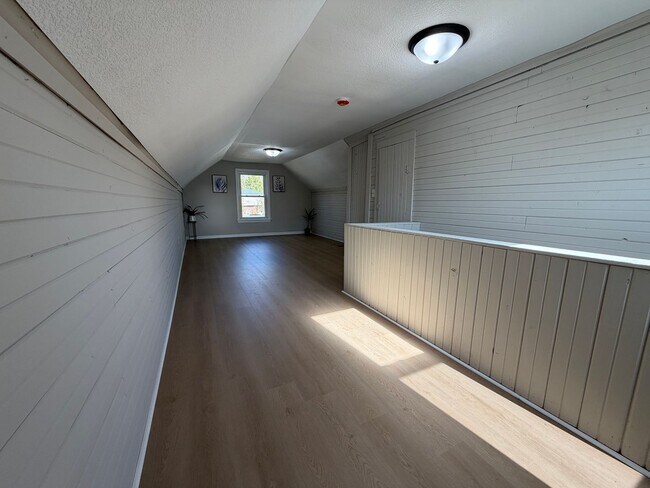 Photo - Remodeled 3 bed, 1 bath home for rent in E...