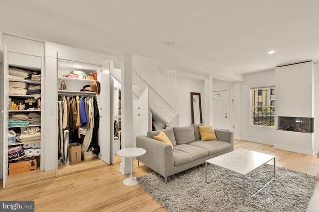 Photo - 1608 5th St NW