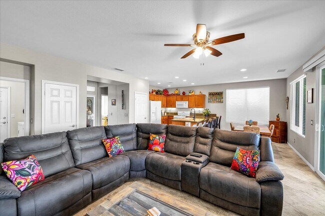60636 Desert Shadows Dr