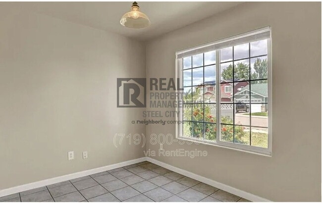 Photo - 2004 Mirror Ct