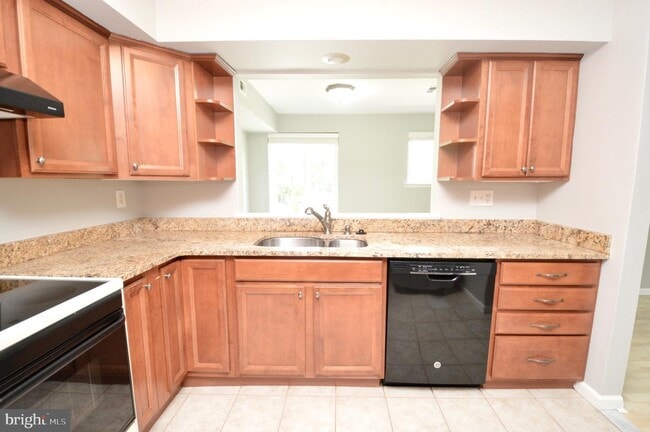 Photo - 340 Woodlake Dr