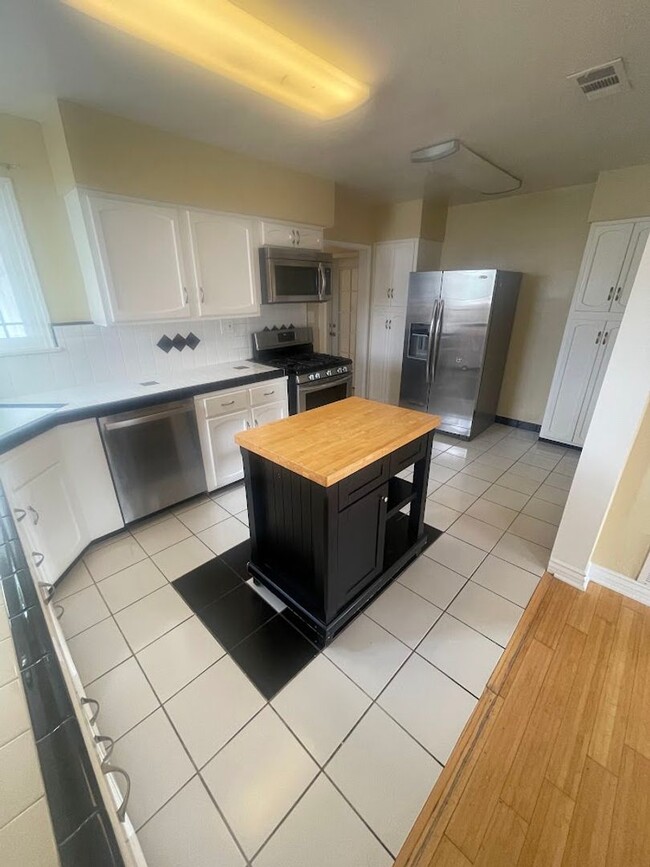 5303 W 123rd Pl
