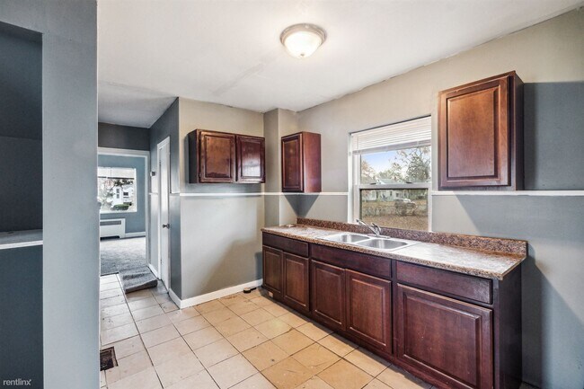 Photo - 5 br, 1.5 bath House - 19739 Hasse St