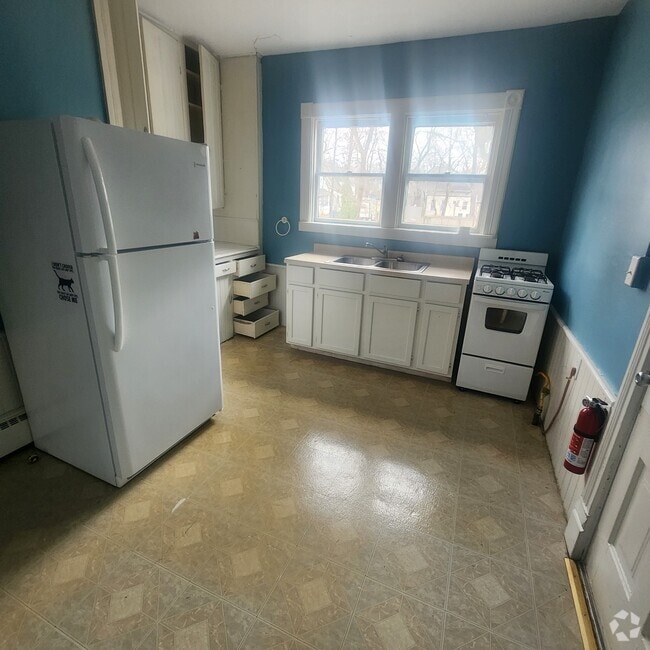 Building Photo - 731 Village St Unit 731 Village Street Rental