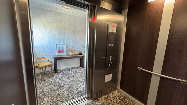 Ascensor - 4281 Washington St Unidad 4281 Washington St #4C