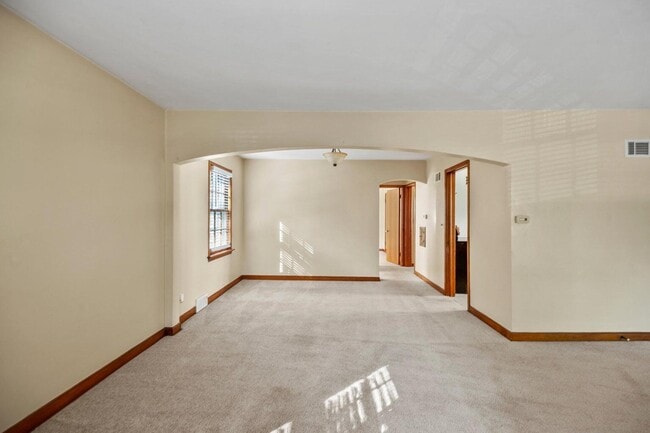 Photo - 1700 E Menlo Blvd